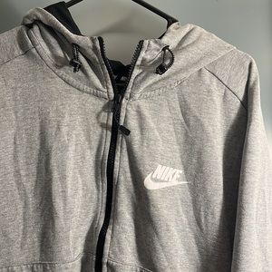 Gray nike zip up jacket with hood
